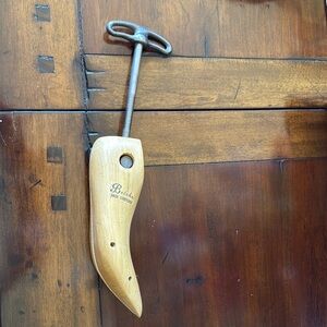 Belcher Professional Shoe Stretcher Unisex offers welcomed